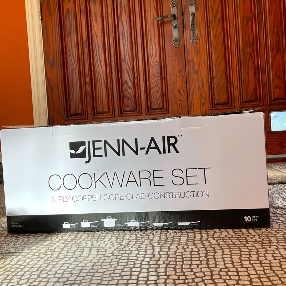 JENN-AIR  10 piece cookware